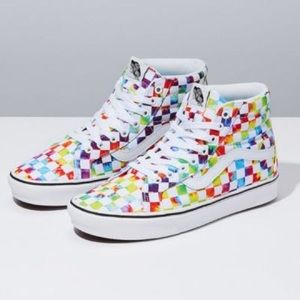 VANS - Men’s 8.0 / Women’s 9.5 high top comfy cush rainbow checkered sneakers